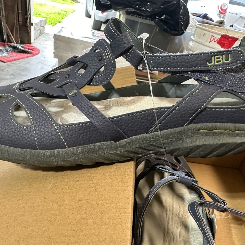 JBU size 9 brand new women’s shoes